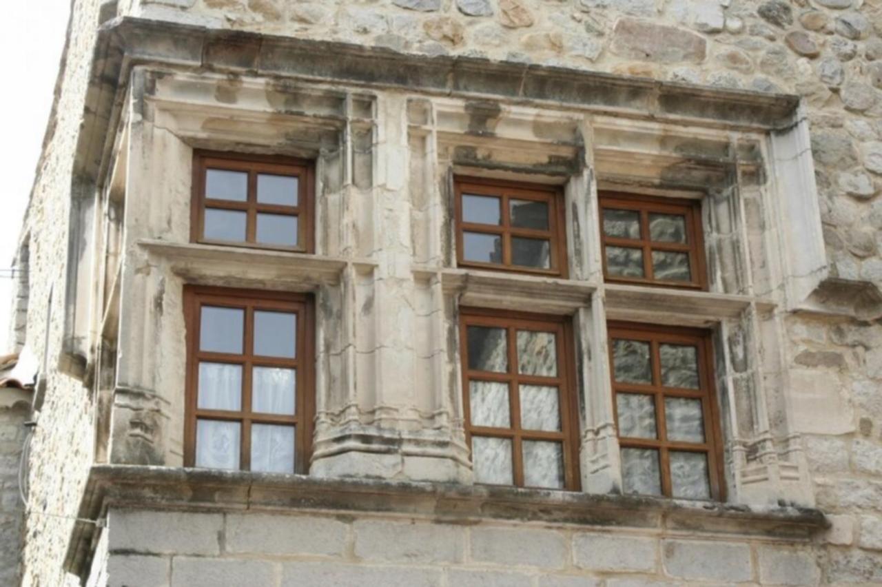 Maison Du Baron - Centre Historique De Ruoms Exterior photo
